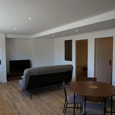 New 2-bedroom Near *